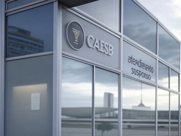 Agência da Caesb fechada no Ano Novo em Brasília, causando transtornos a consumidores.