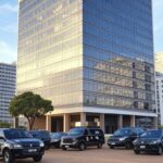 Edifício da Polícia Federal em Brasília com viaturas estacionadas, representando retorno à custódia após negação de prisão domiciliar.