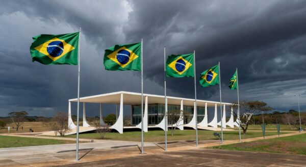 Vista do Congresso Nacional em Brasília sob céu nublado, representando restrições financeiras no DF e críticas ao Refis.