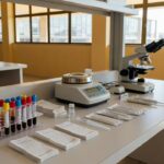 Laboratório com kits do Teste do Pezinho no Distrito Federal